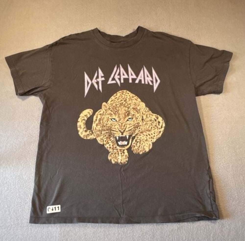 Def Leppard Band Graphic Tee Gray T-Shirt with Leopard Print M